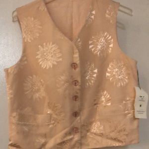 NWT Max and Mabel reversible vest. Size M